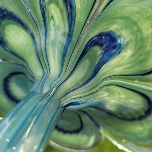 Hand Blown Art Glass Flower Curled Stem - Picture 14 of 16